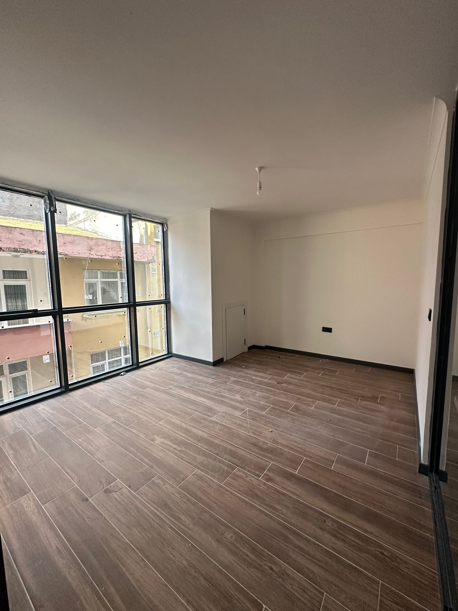 MABEL GAYRİMENKUL/ BEŞİKDÜZÜ/ ÇARŞI İÇİ SATILIK KOMPLE BİNA